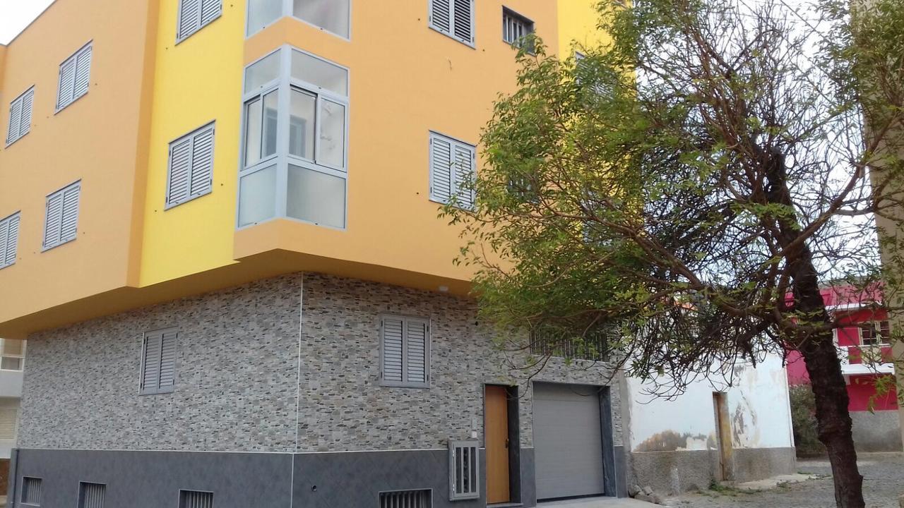 Private Apartament Celestina & Carlos Mindelo Esterno foto